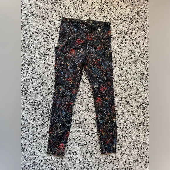 Lululemon Fast & Free 7/8 Tight II 25"
Flowerescent Multi - Picture 2 of 4